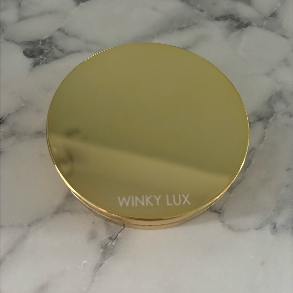 Winky Lux Gold Compact bronzer